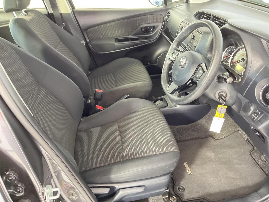 Photo '16' of Toyota Yaris Photo '16' of Toyota Yaris