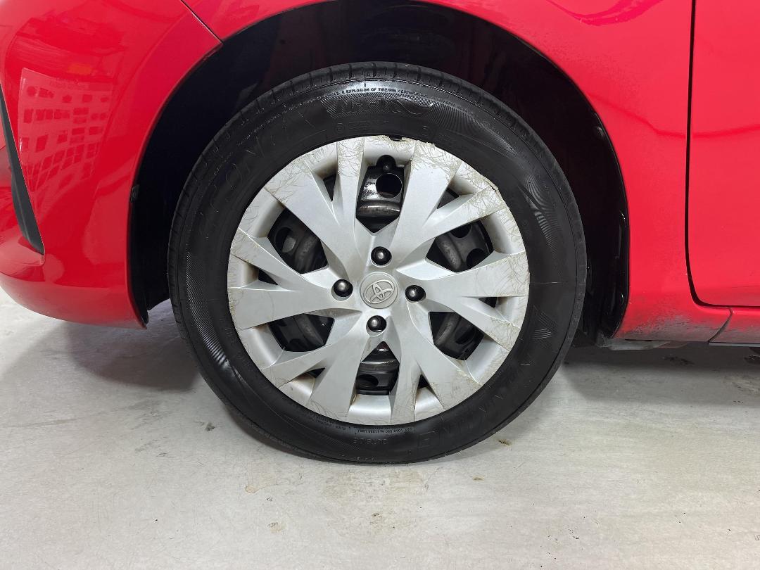 Photo '10' of Toyota Yaris