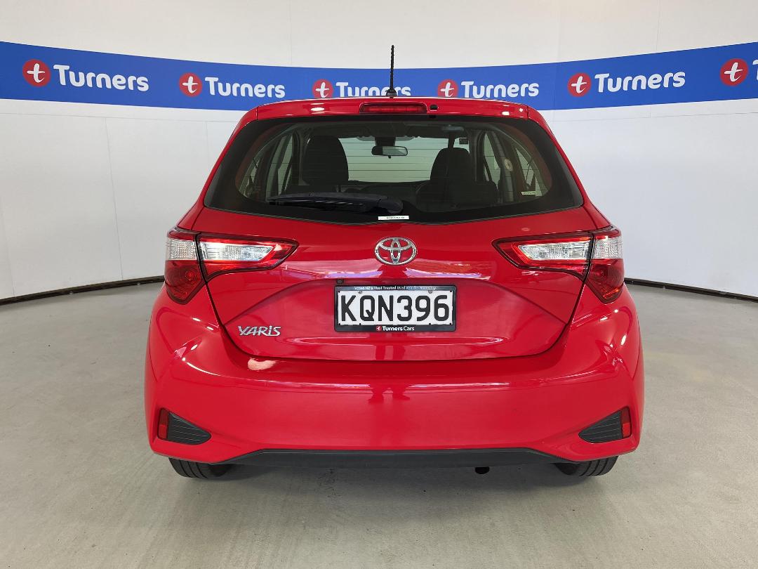 Photo '6' of Toyota Yaris