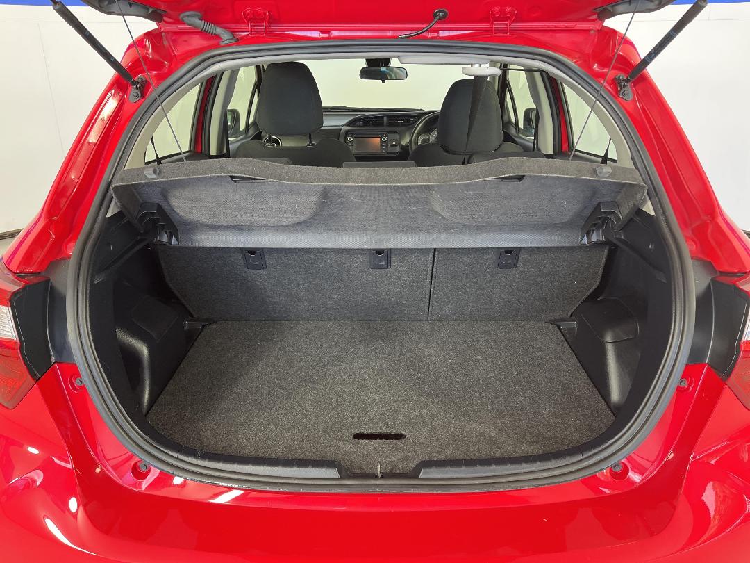 Photo '14' of Toyota Yaris