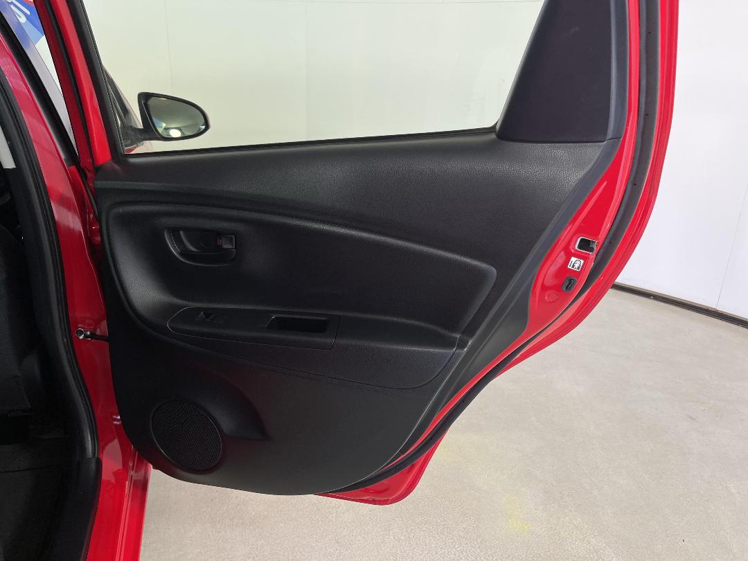 Photo '19' of Toyota Yaris