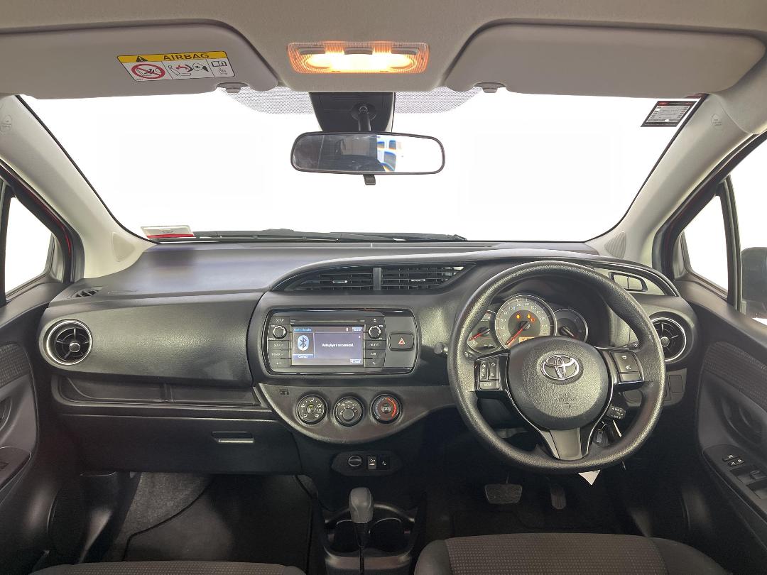 Photo '17' of Toyota Yaris