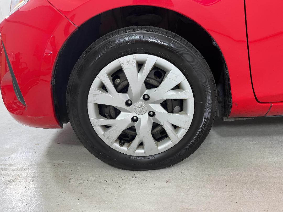 Photo '10' of Toyota Yaris