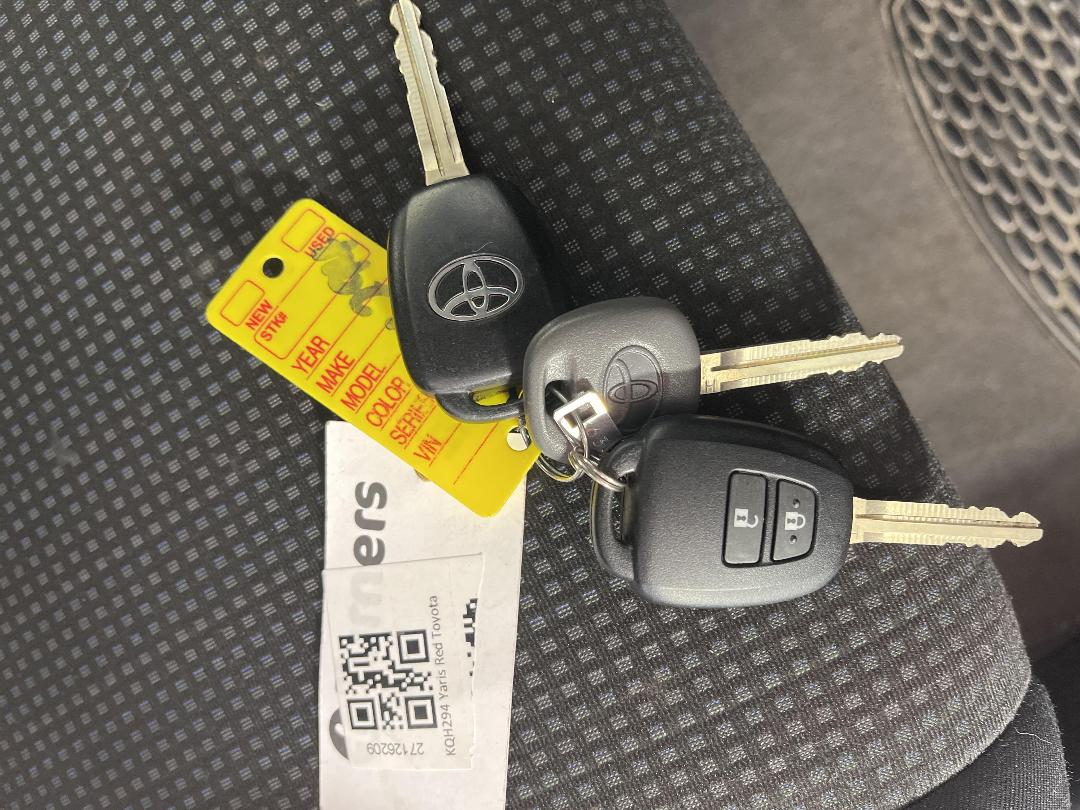 Photo '22' of Toyota Yaris