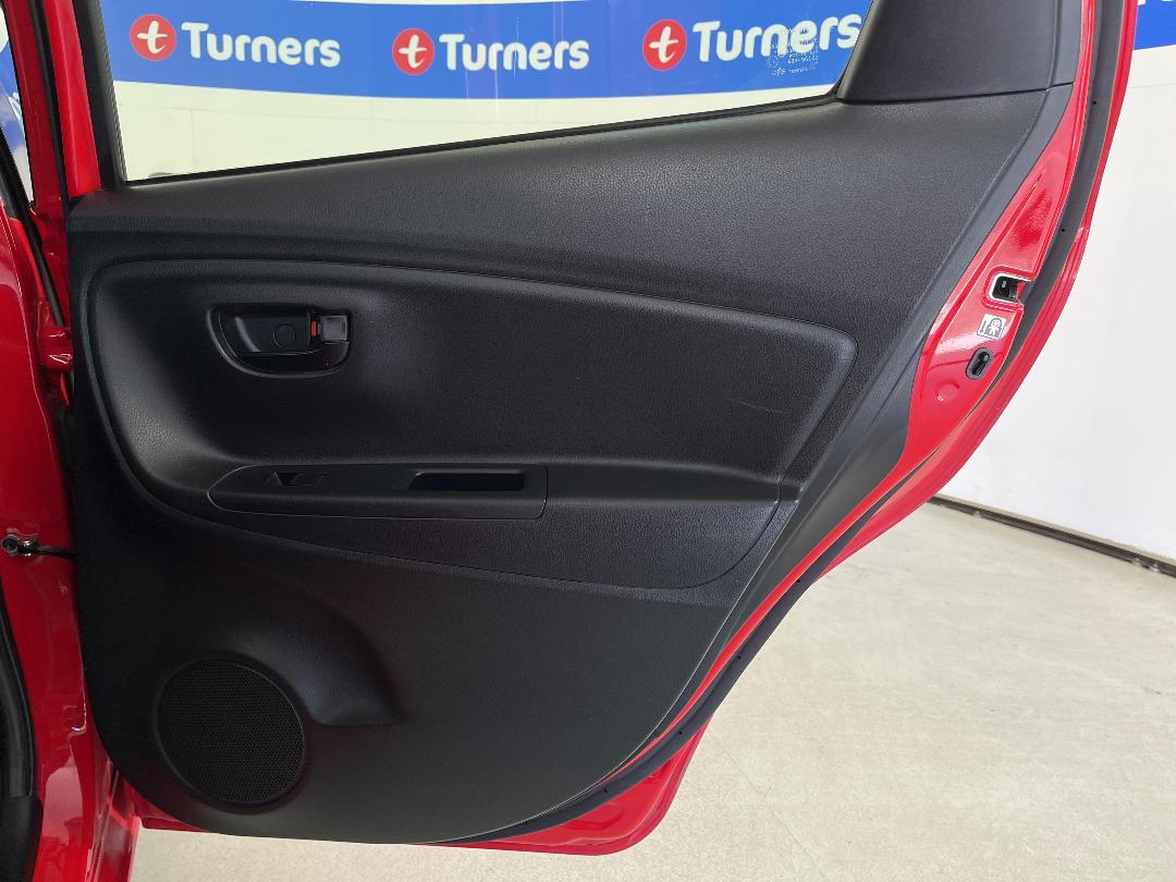 Photo '19' of Toyota Yaris