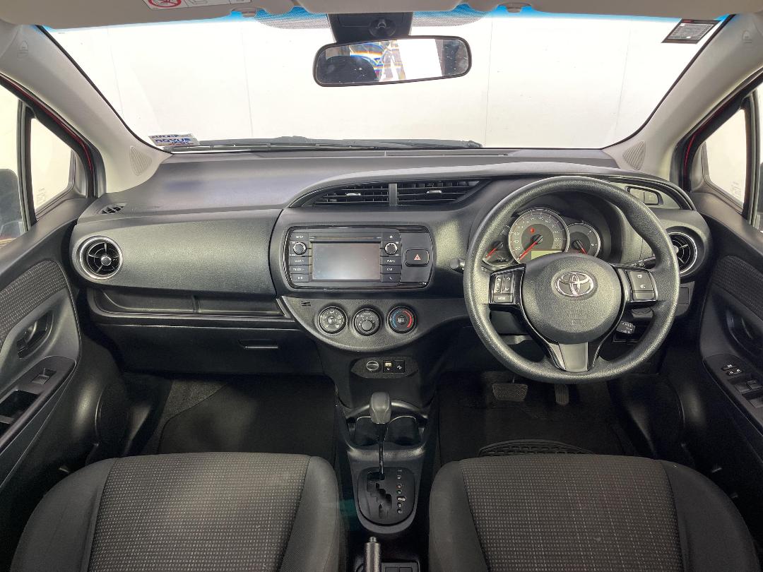 Photo '17' of Toyota Yaris