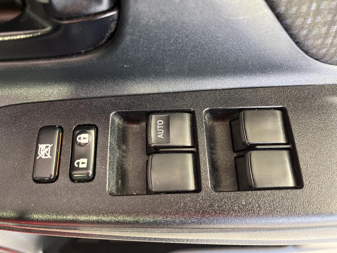 Photo '23' of Toyota Yaris