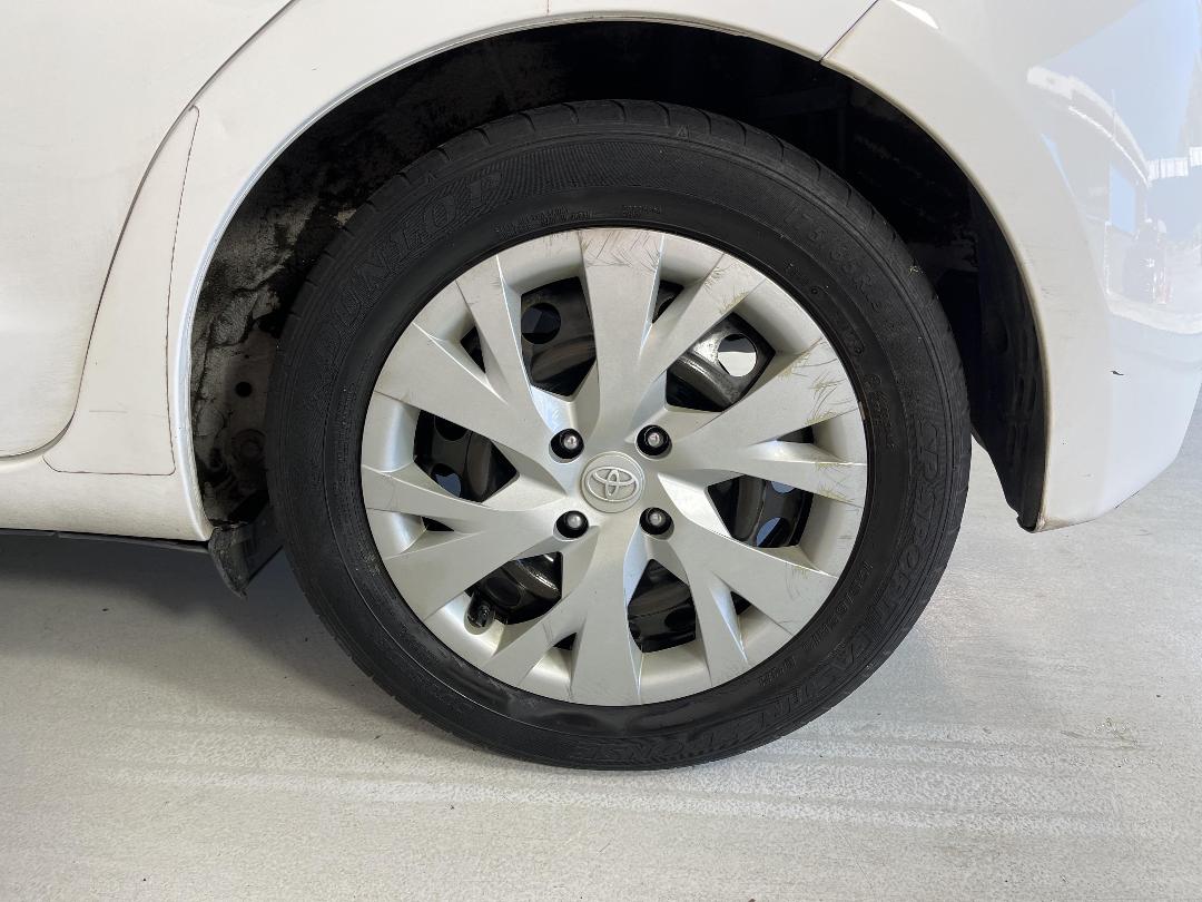 Photo '11' of Toyota Yaris