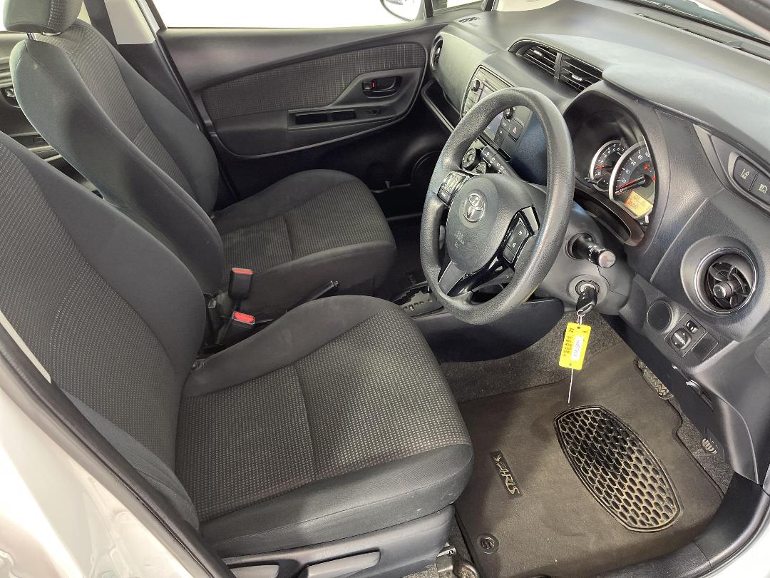 Photo '16' of Toyota Yaris