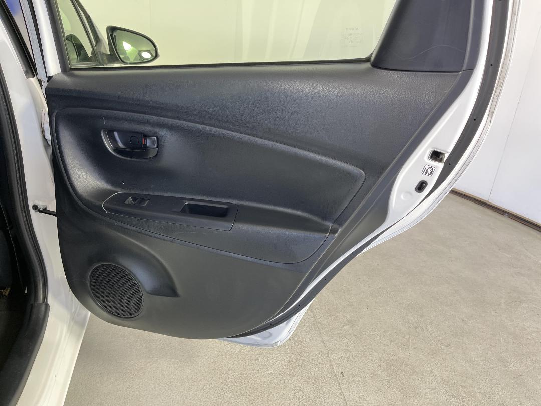 Photo '19' of Toyota Yaris