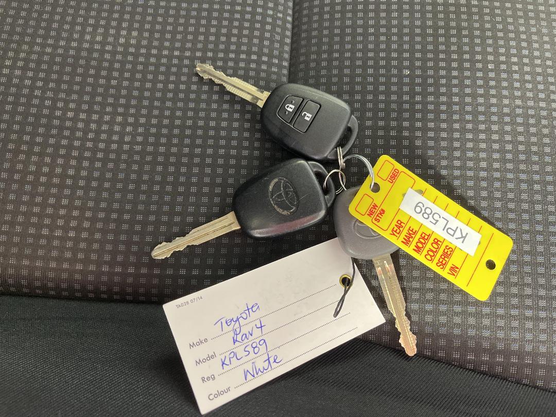 Photo '22' of Toyota Yaris