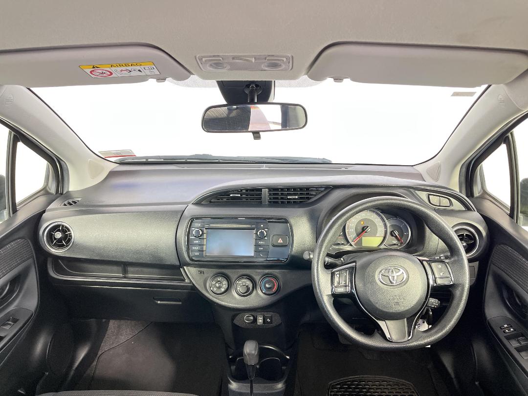 Photo '17' of Toyota Yaris