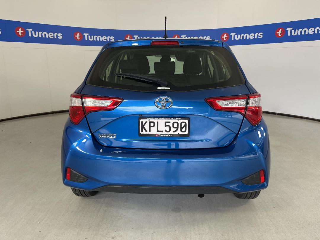 Photo '6' of Toyota Yaris