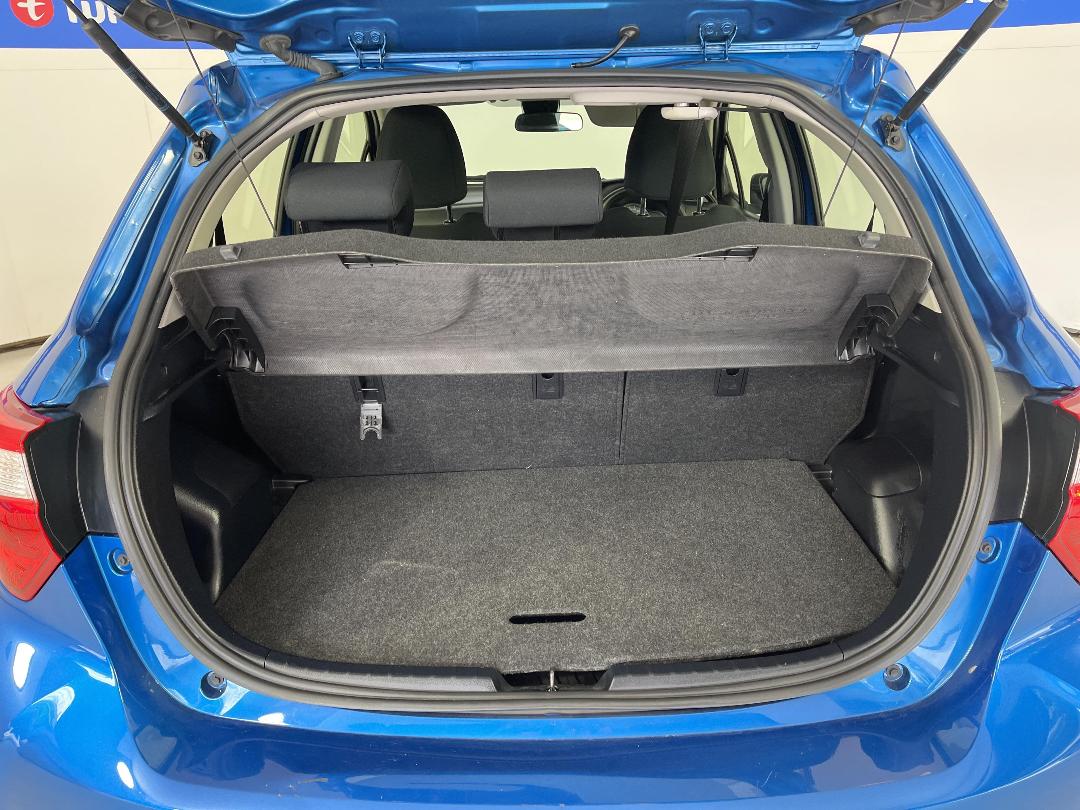 Photo '14' of Toyota Yaris