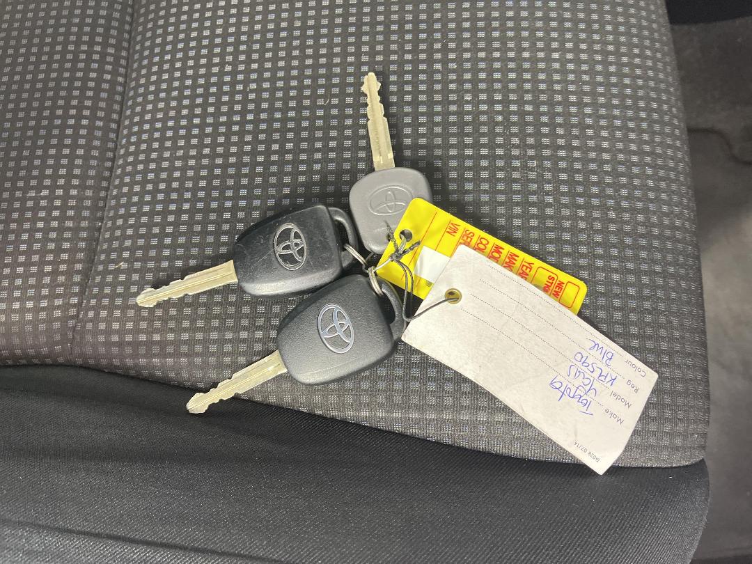 Photo '22' of Toyota Yaris