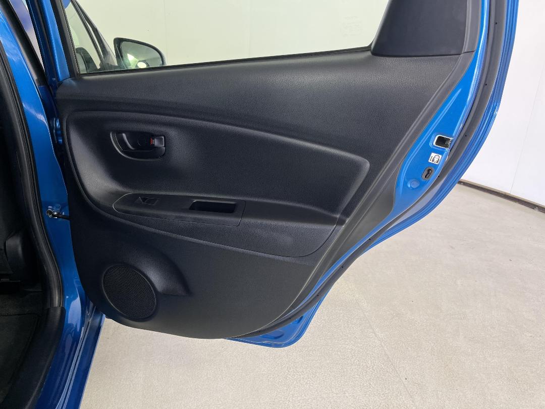 Photo '19' of Toyota Yaris