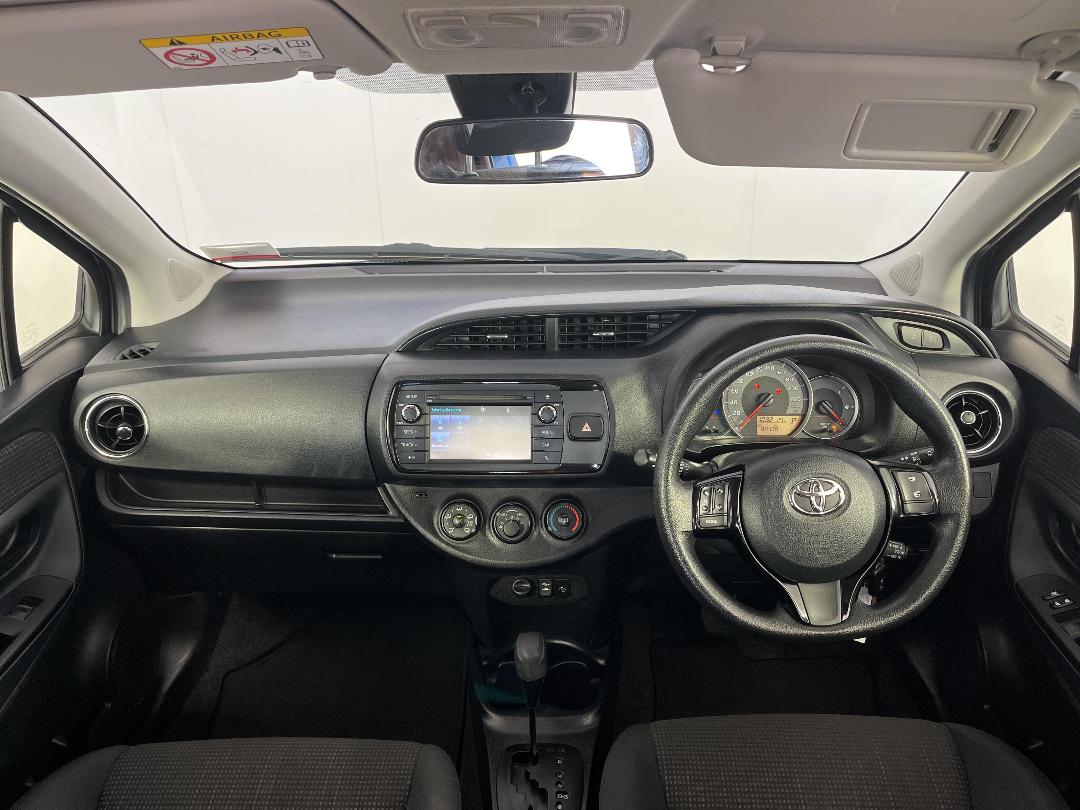 Photo '17' of Toyota Yaris