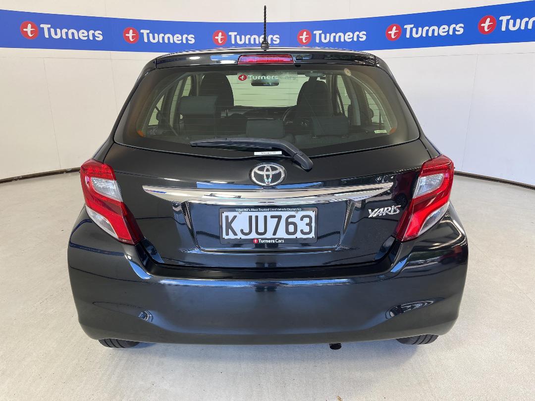 Photo '6' of Toyota Yaris