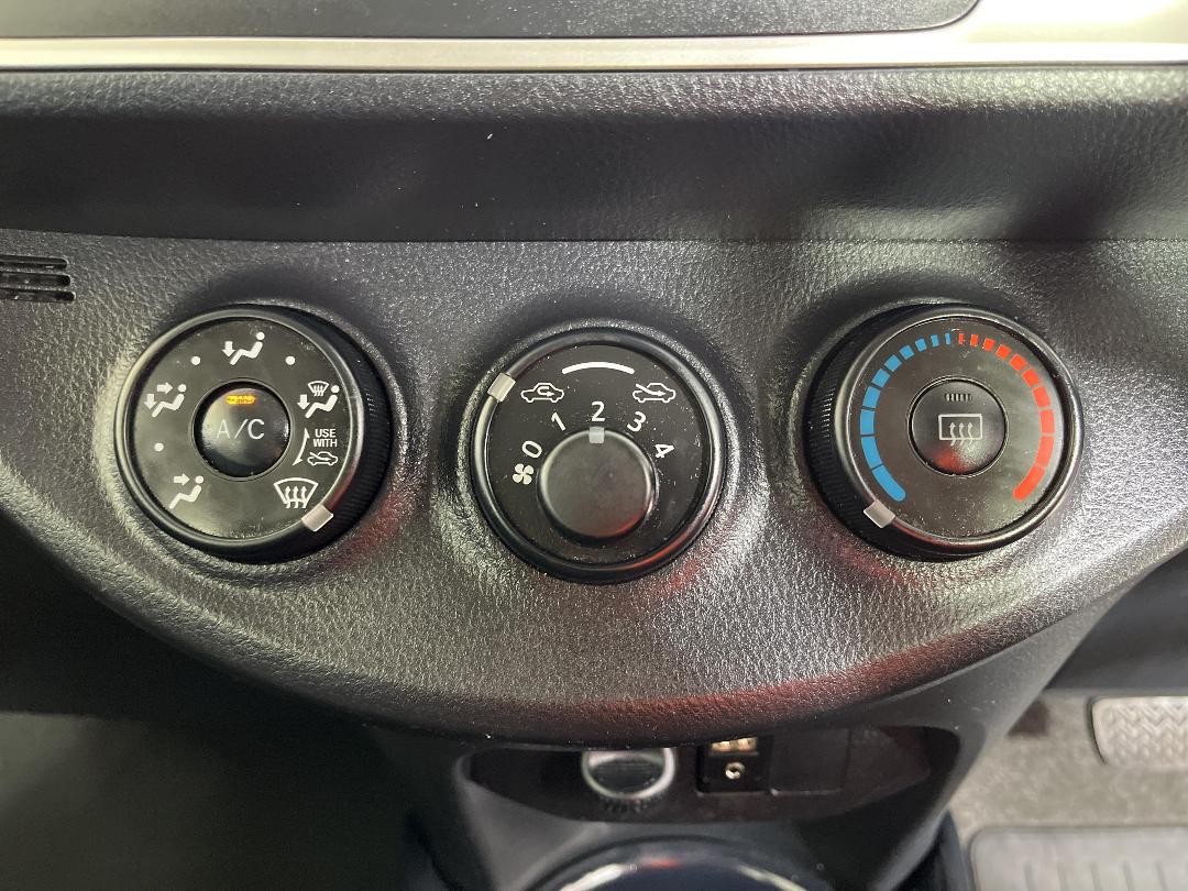 Photo '27' of Toyota Yaris