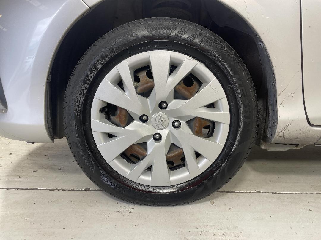 Photo '10' of Toyota Yaris