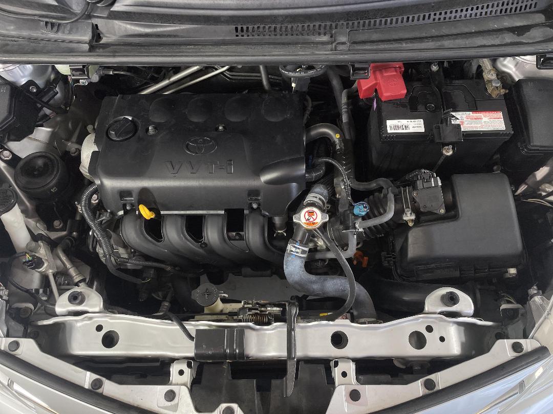 Photo '13' of Toyota Yaris