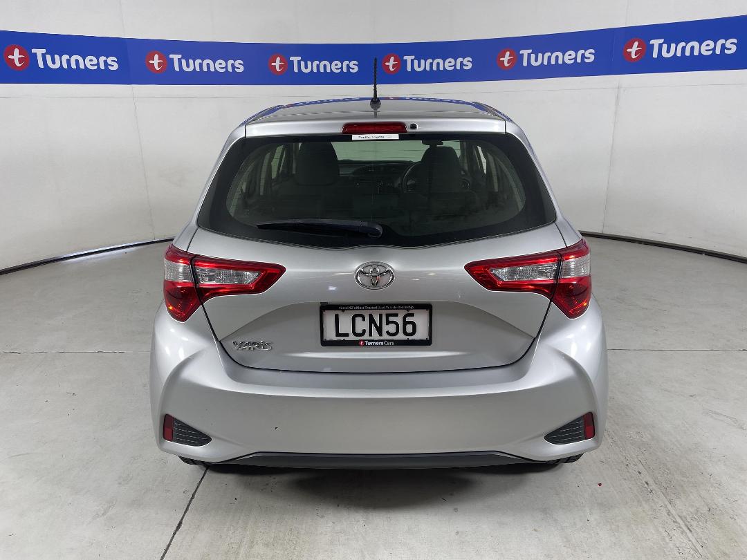 Photo '6' of Toyota Yaris