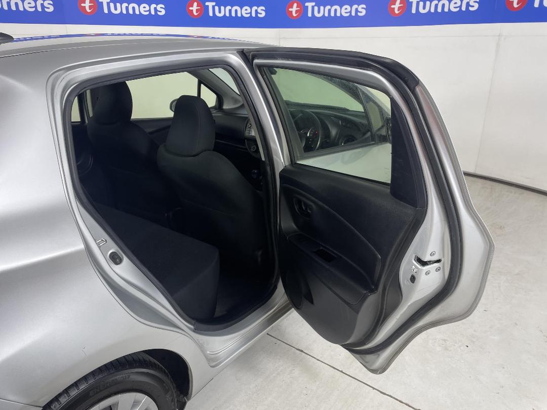 Photo '19' of Toyota Yaris