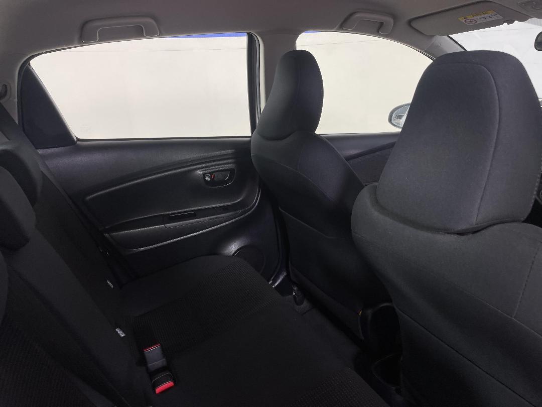 Photo '20' of Toyota Yaris