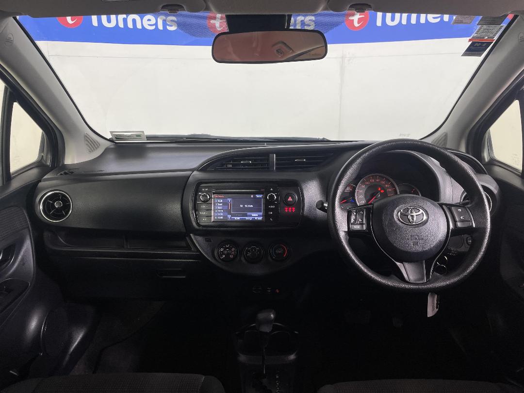 Photo '17' of Toyota Yaris