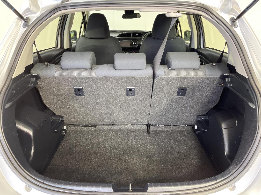 Photo '14' of Toyota Yaris