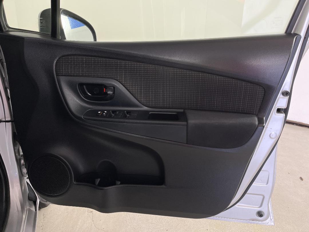 Photo '15' of Toyota Yaris