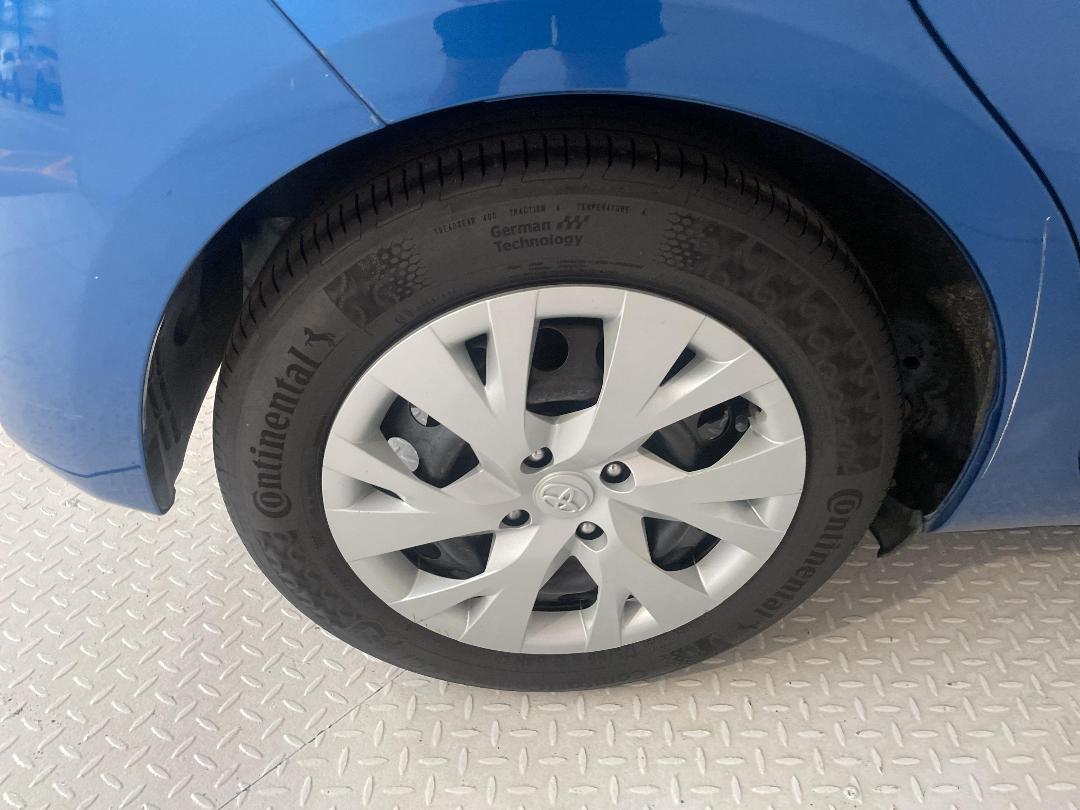 Photo '12' of Toyota Yaris