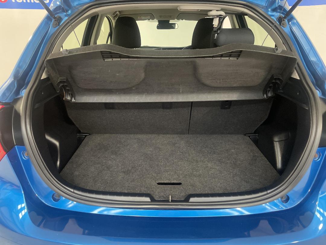 Photo '14' of Toyota Yaris