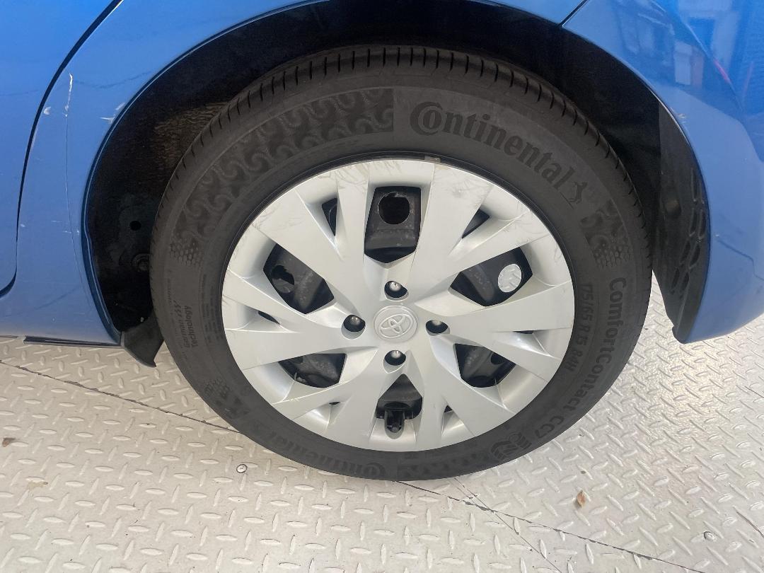 Photo '11' of Toyota Yaris