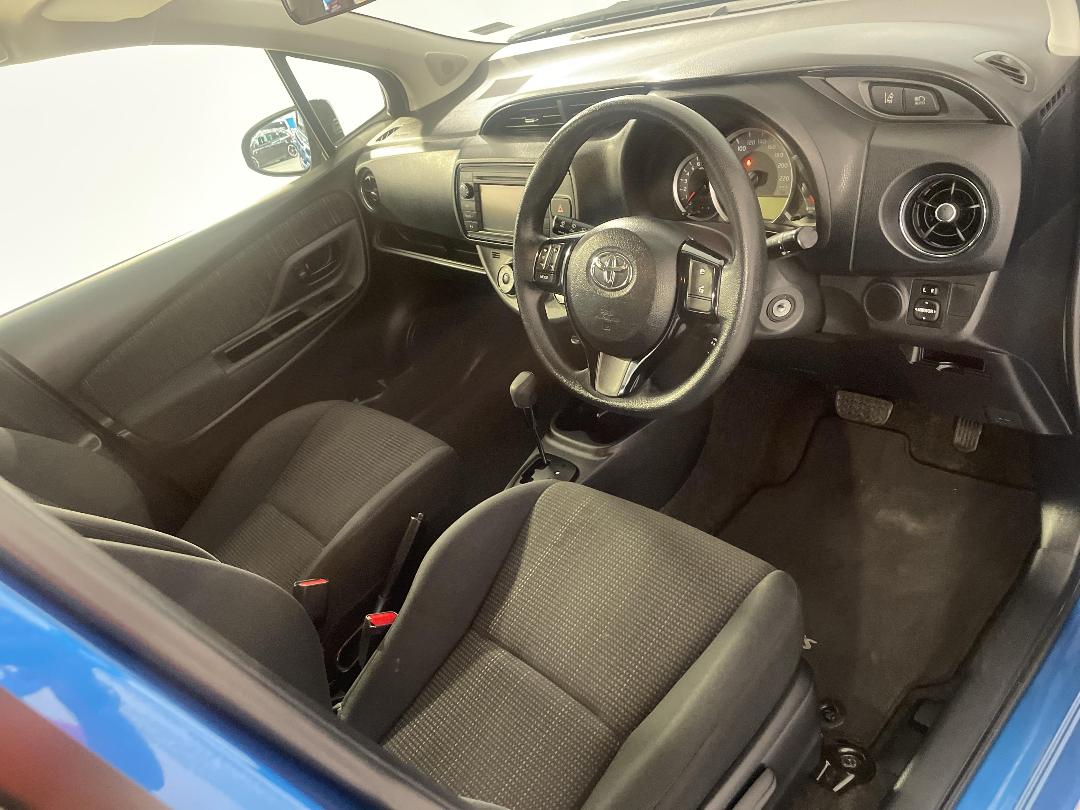 Photo '16' of Toyota Yaris