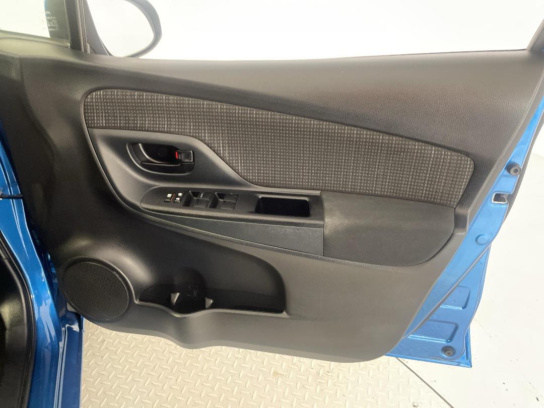 Photo '15' of Toyota Yaris