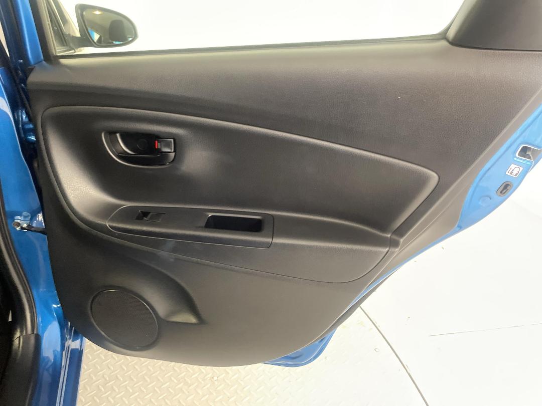 Photo '19' of Toyota Yaris