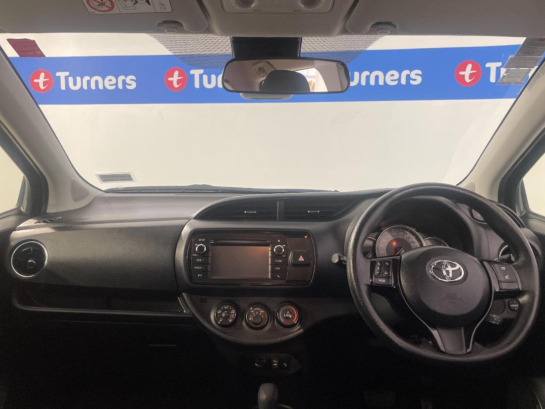 Photo '17' of Toyota Yaris