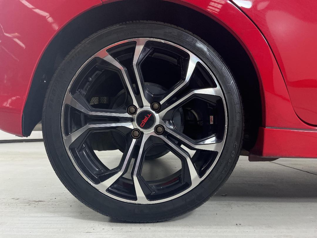 Photo '12' of Toyota Yaris