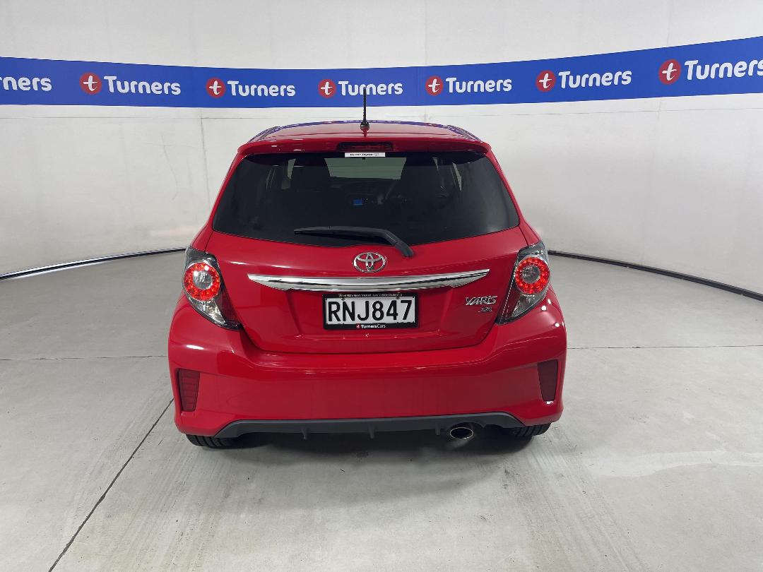 Photo '6' of Toyota Yaris