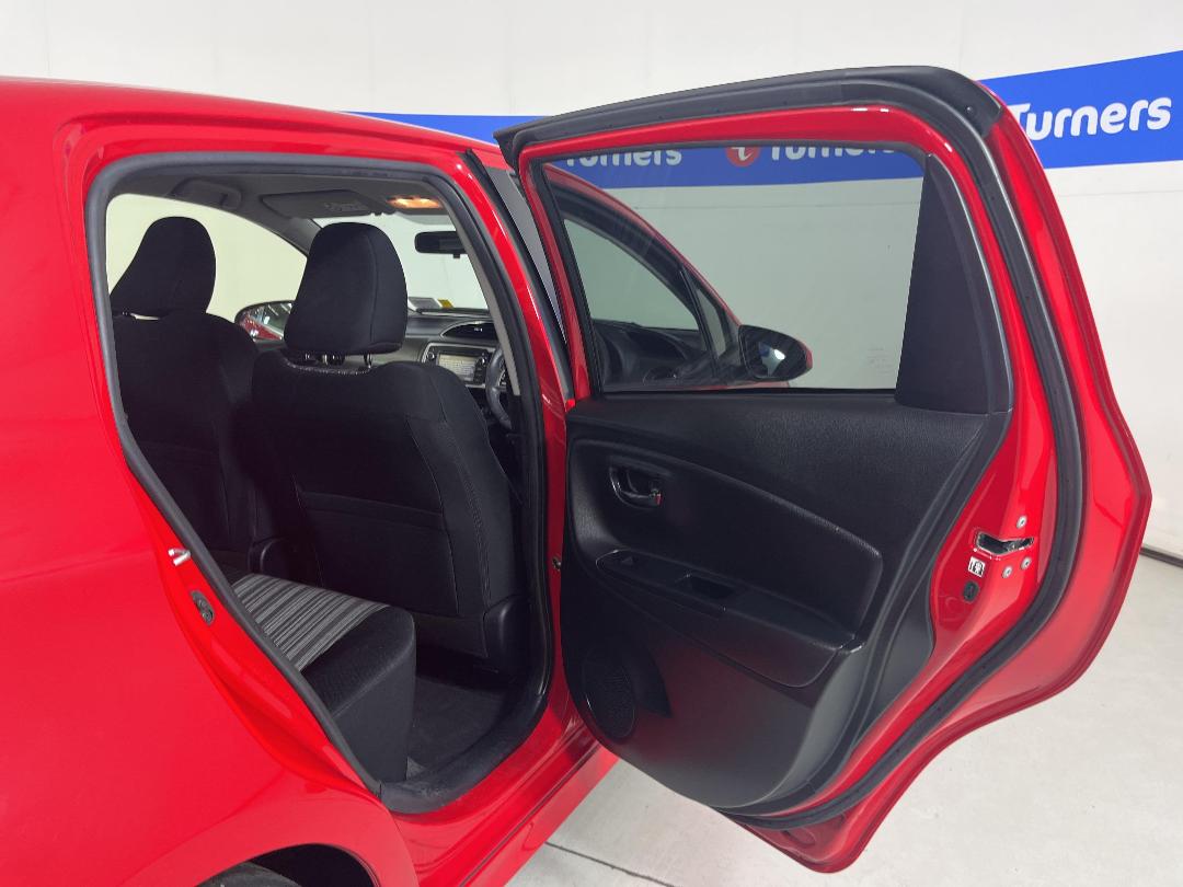 Photo '19' of Toyota Yaris