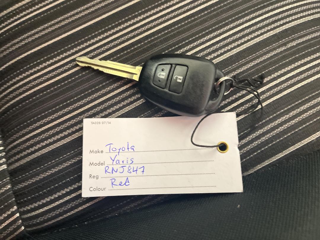 Photo '22' of Toyota Yaris