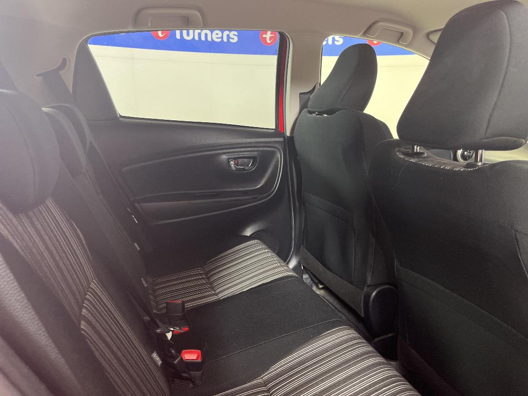 Photo '20' of Toyota Yaris