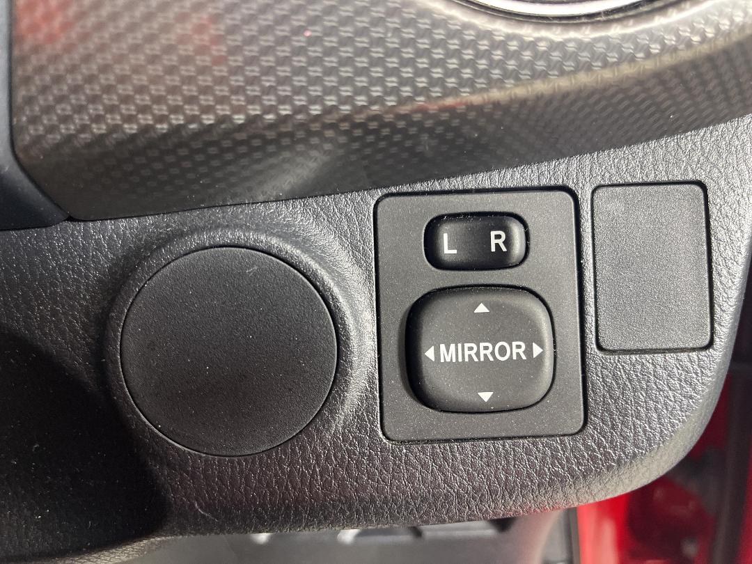 Photo '23' of Toyota Yaris