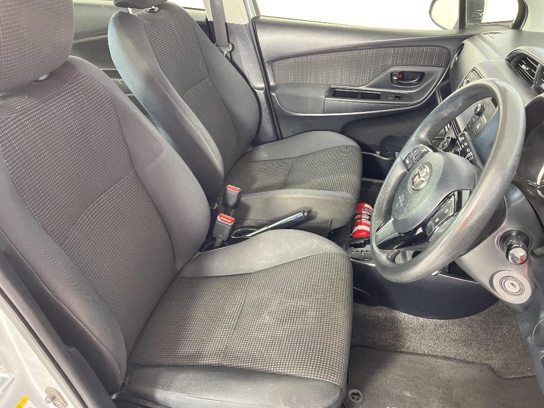 Photo '16' of Toyota Yaris Photo '16' of Toyota Yaris