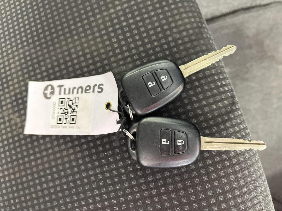 Photo '22' of Toyota Yaris Photo '22' of Toyota Yaris