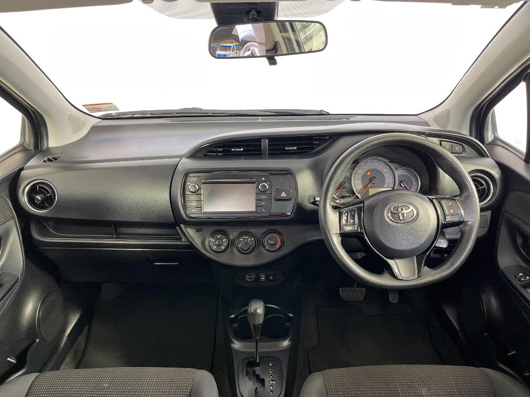 Photo '17' of Toyota Yaris Photo '17' of Toyota Yaris