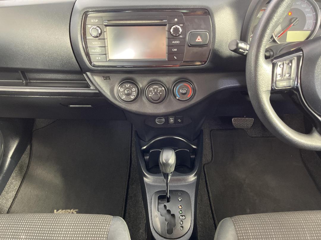 Photo '18' of Toyota Yaris Photo '18' of Toyota Yaris