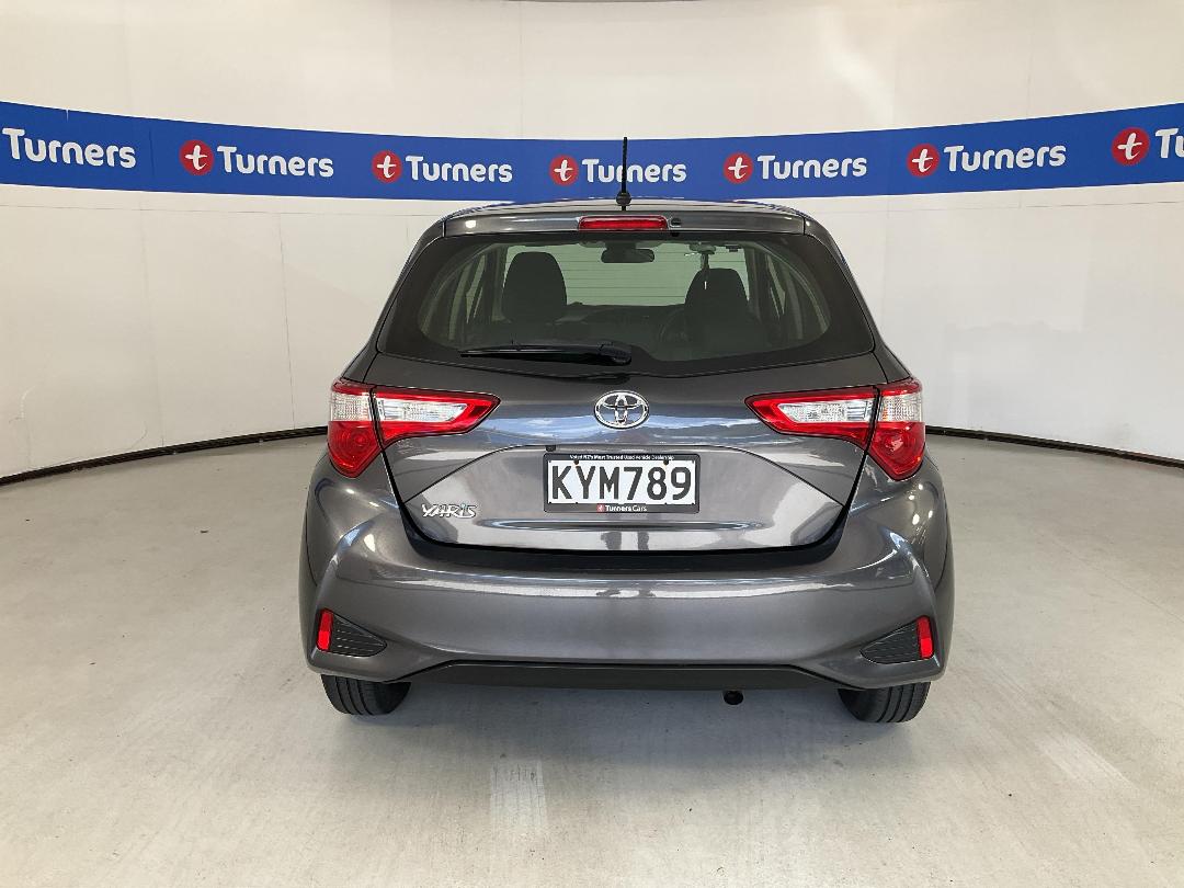 Photo '6' of Toyota Yaris