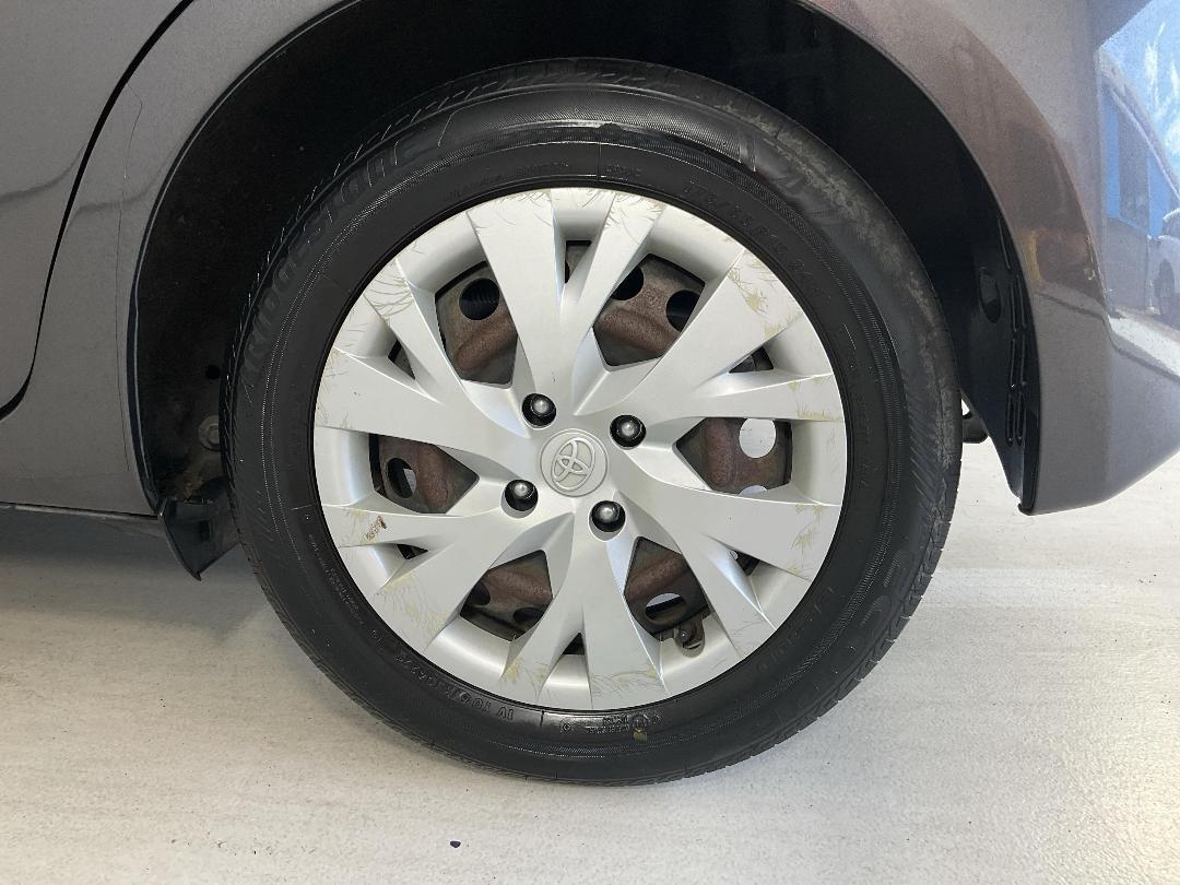 Photo '11' of Toyota Yaris